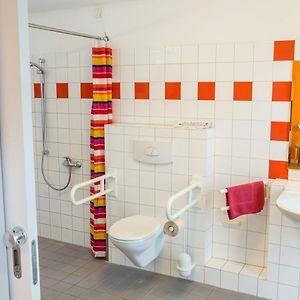 Driepersoonskamer met de Toegang voor Gehandicapten